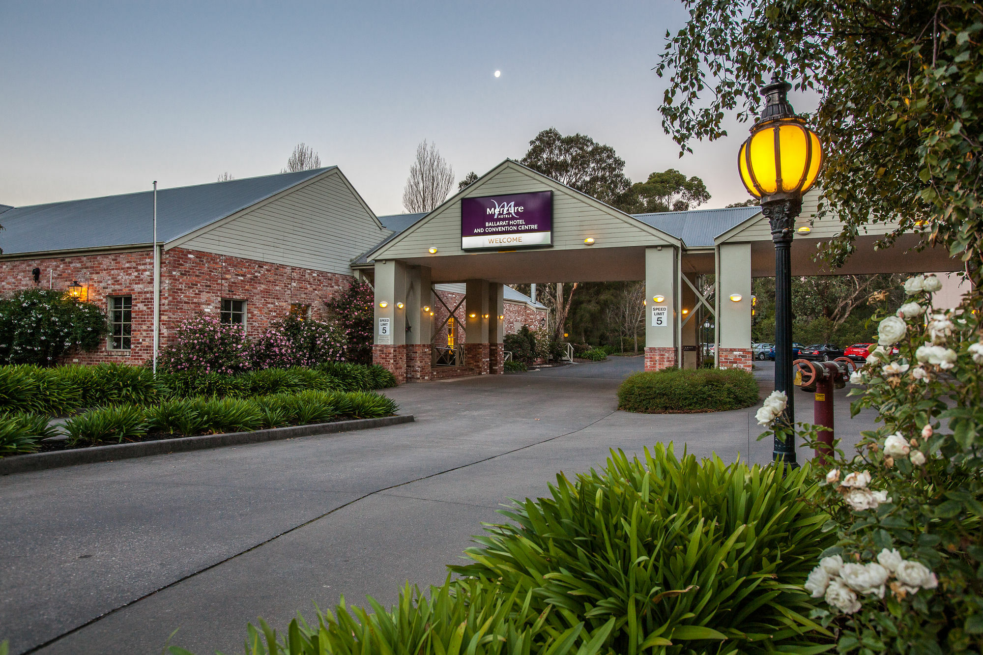 Mercure Ballarat Hotel & Convention Centre Exterior photo